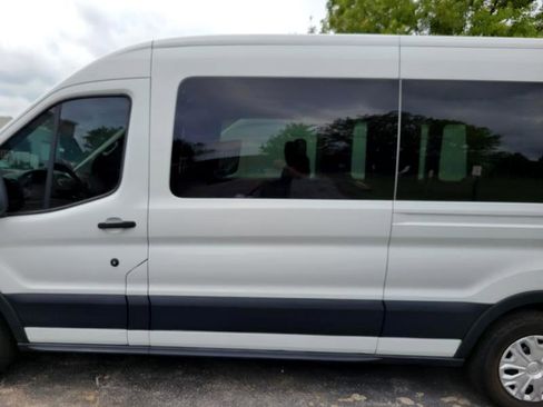 Used 2018 Ford Transit 350 XLT image 34