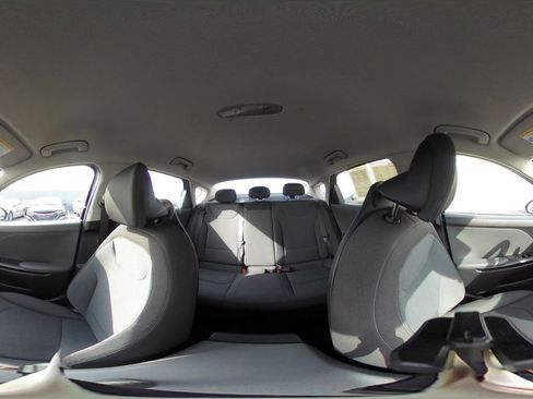 Used 2025 Kia K4 LXS image 42