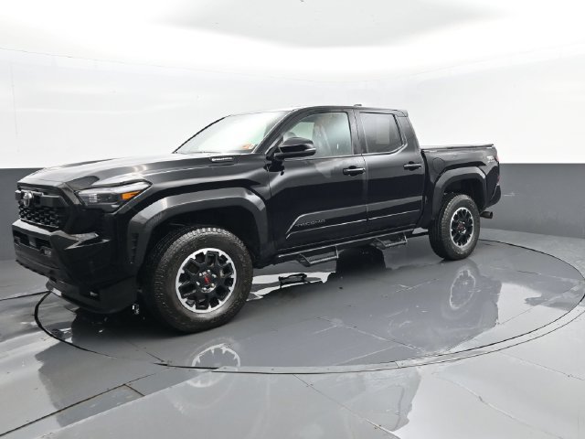 Used 2025 Toyota Tacoma TRD Off-Road w/ TRD Off Road Upgrade Package AWD/4WD image 5
