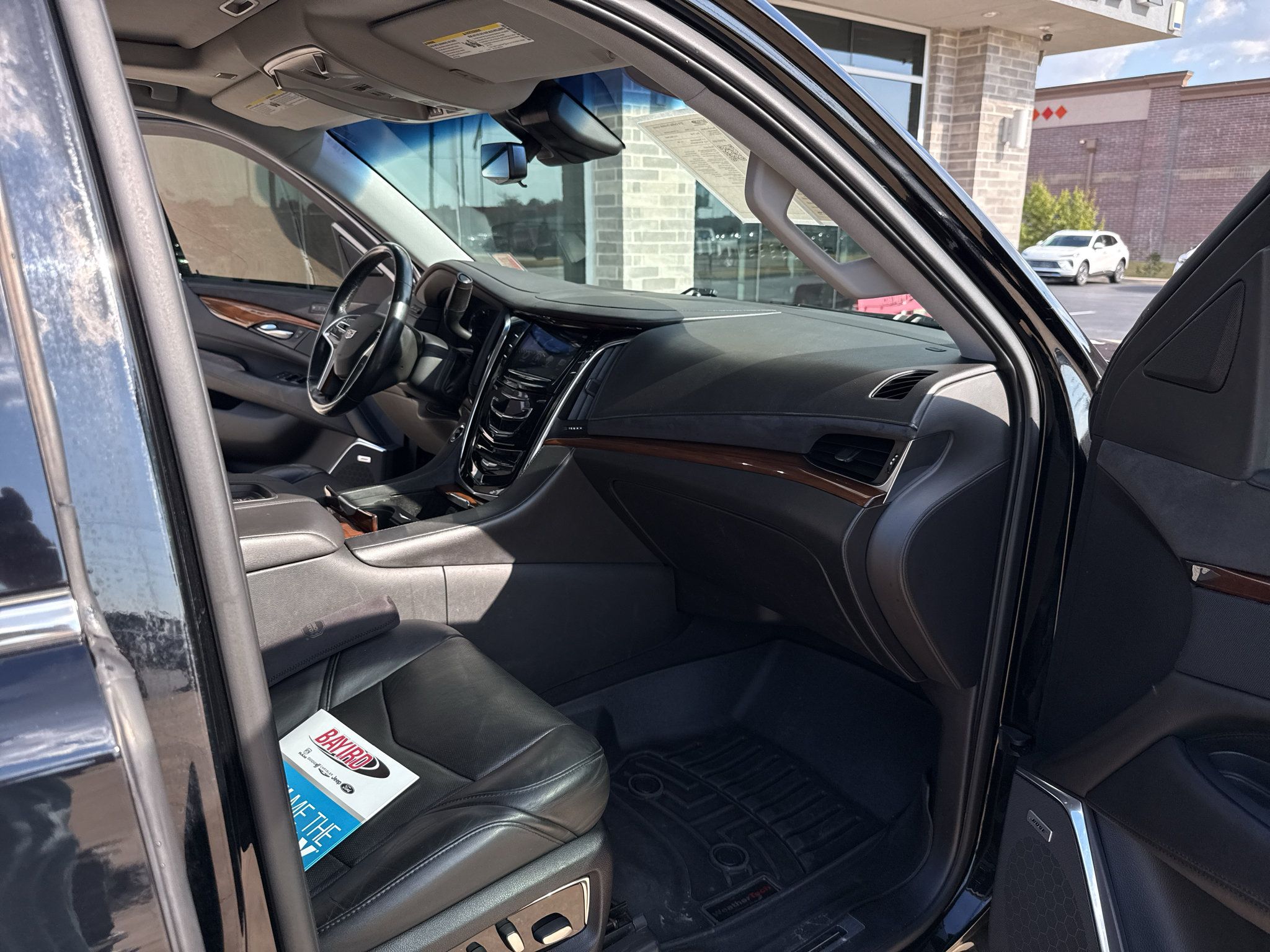 Used 2018 Cadillac Escalade Luxury AWD/4WD image 21