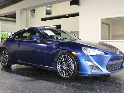 Used 2015 Scion FR-S RWD image 2