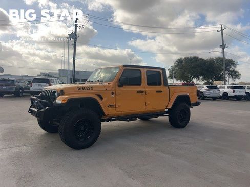 Used 2021 Jeep Gladiator Willys image 1