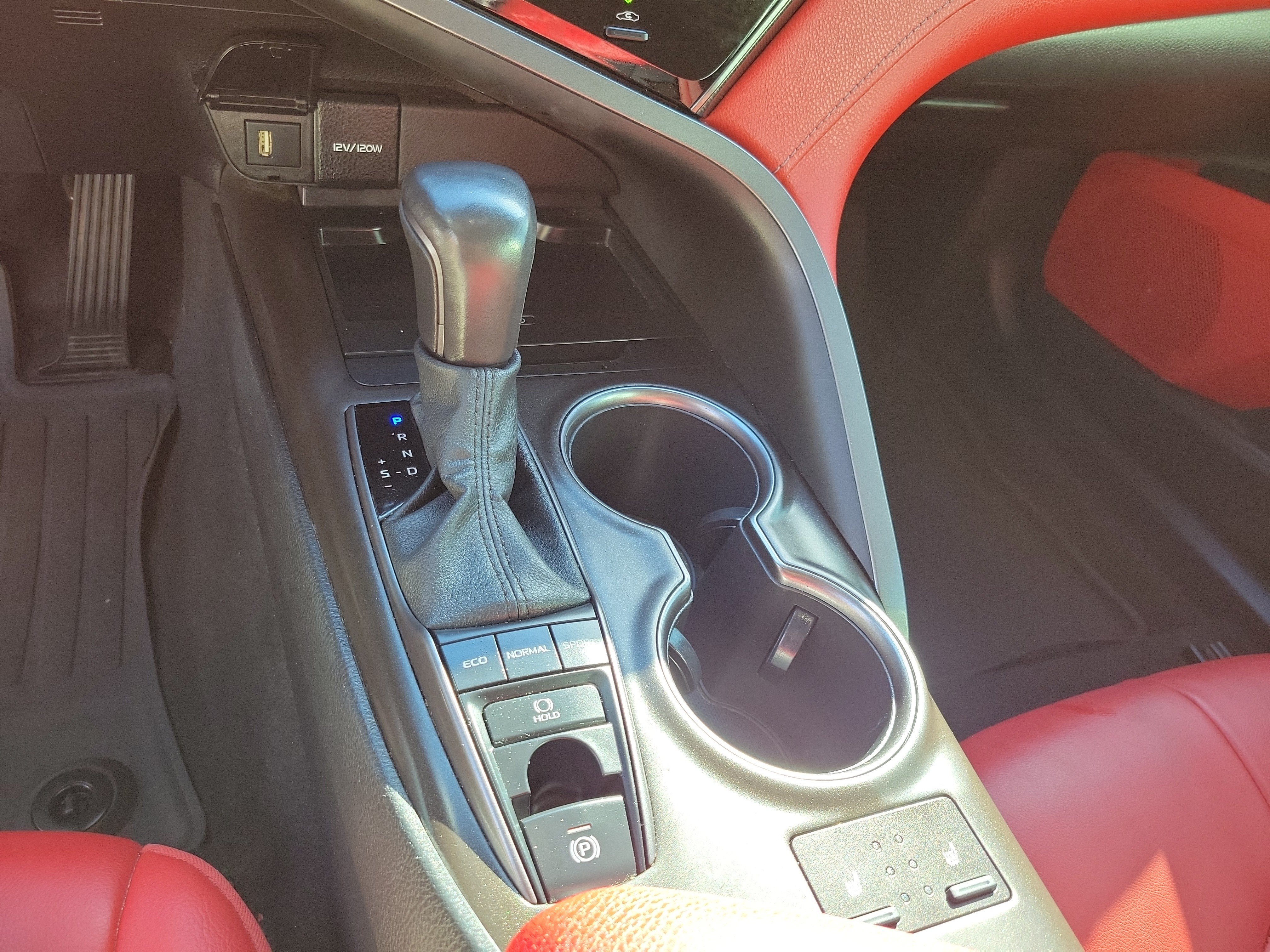 Used 2022 Toyota Camry XSE FWD image 16