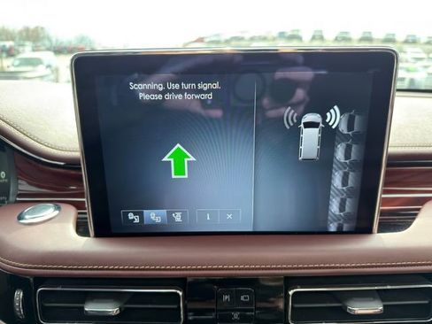 Used 2023 Lincoln Aviator Black Label w/ Class IV Trailer Tow Package image 34