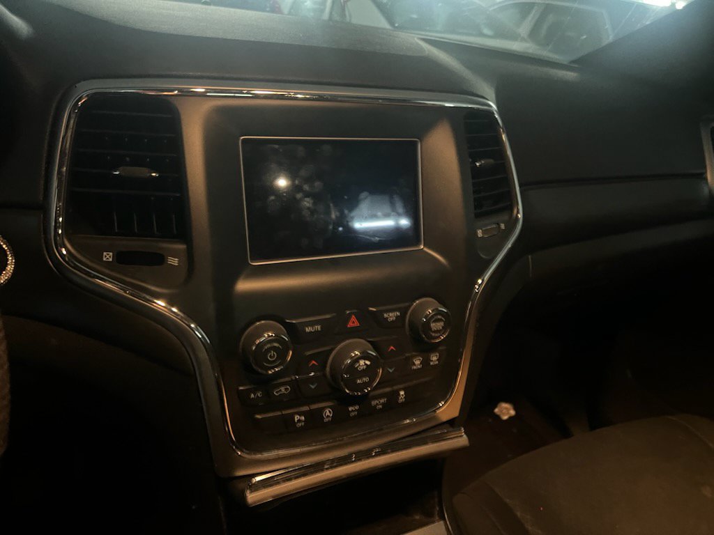 Used 2018 Jeep Grand Cherokee Laredo RWD image 7