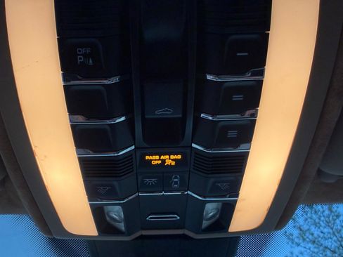Used 2012 Porsche Cayenne AWD/4WD image 43