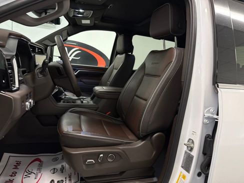 Used 2025 GMC Sierra 2500 Denali w/ Denali Reserve Package AWD/4WD image 16