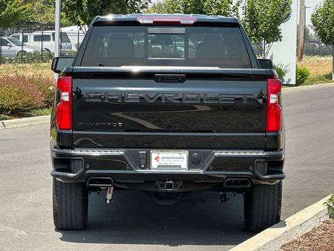 Used 2023 Chevrolet Silverado 1500 LT Trail Boss w/ LT Trail Boss Premium Package AWD/4WD image 4