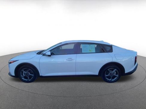 Used 2025 Kia K4 LXS image 9
