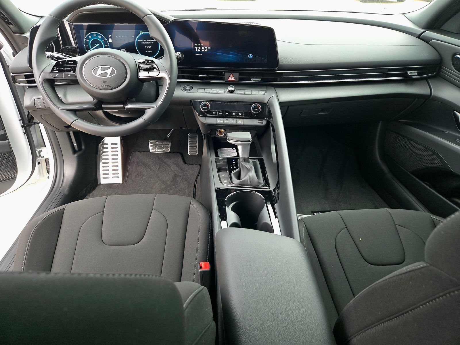 New 2026 Hyundai Elantra SEL FWD image 8