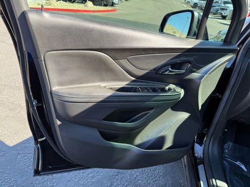 Used 2022 Buick Encore Preferred w/ Safety Package image 19