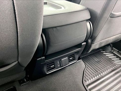 Used 2024 Chevrolet Silverado 1500 LT AWD/4WD image 33