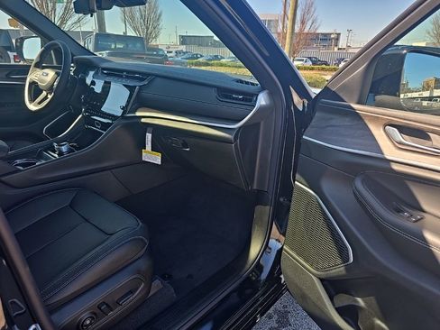 New 2026 Jeep Grand Cherokee Limited AWD/4WD image 19