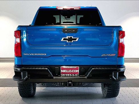 Used 2022 Chevrolet Silverado 1500 ZR2 w/ Technology Package AWD/4WD image 9