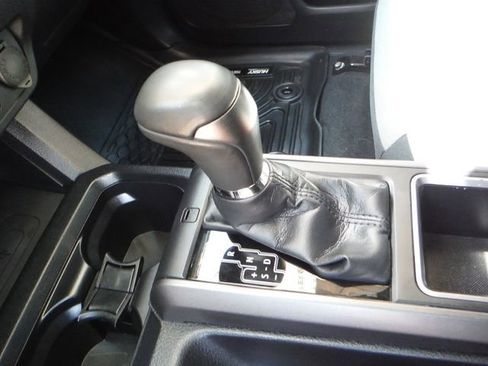 Used 2020 Toyota Tacoma TRD Sport AWD/4WD image 29