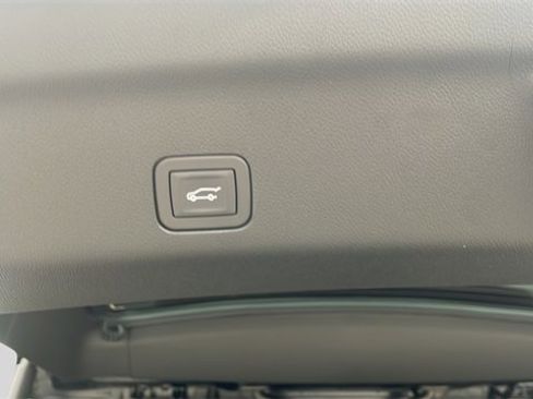 New 2026 GMC Yukon Elevation image 19