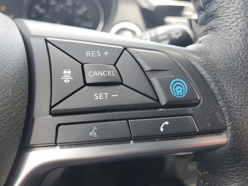 Used 2019 Nissan Rogue SL w/ Premium Package FWD image 32