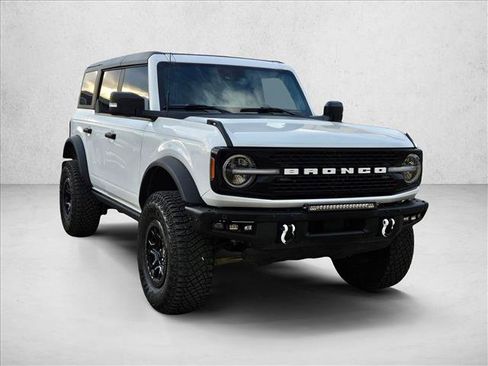 Certified 2022 Ford Bronco Wildtrak image 3
