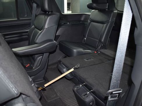 Used 2025 Ford Expedition Platinum w/ Stealth Performance Package image 38