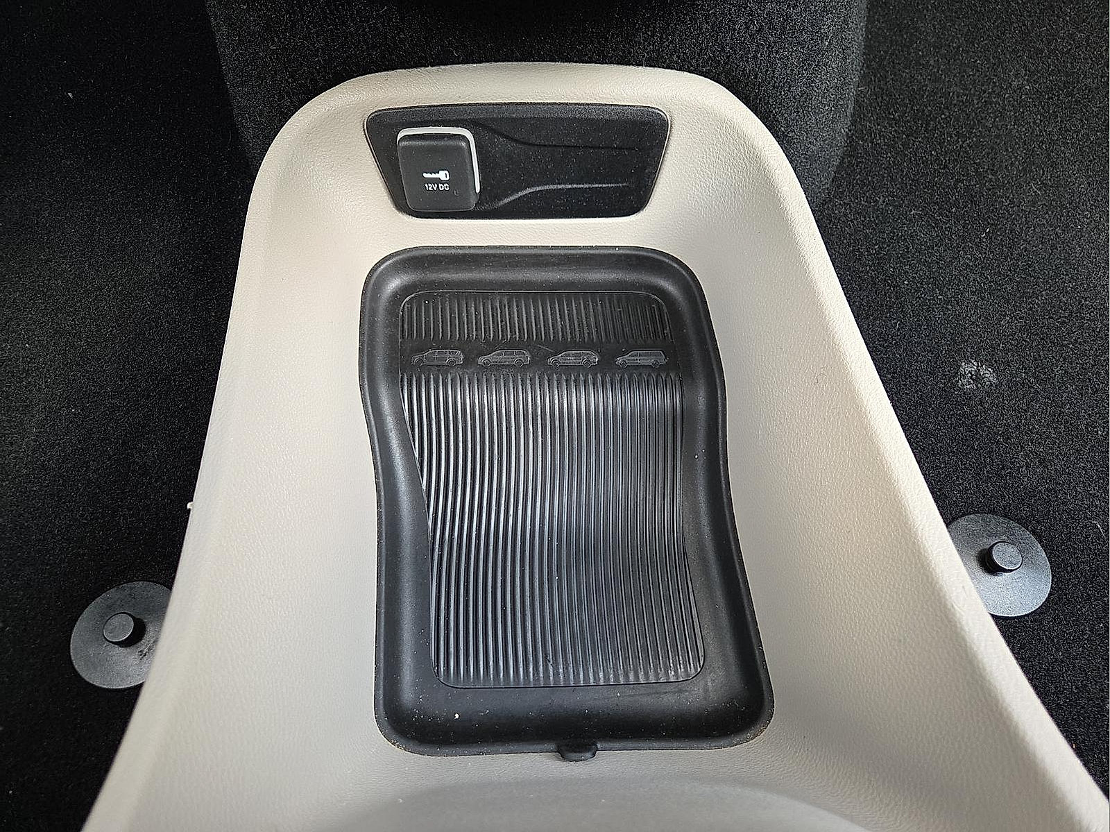 Used 2024 Chrysler Pacifica Limited FWD image 18
