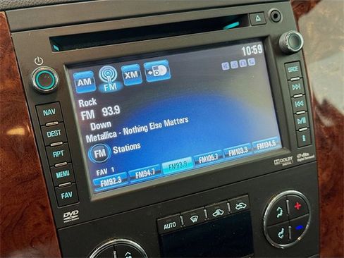 Used 2013 Chevrolet Avalanche LTZ image 15