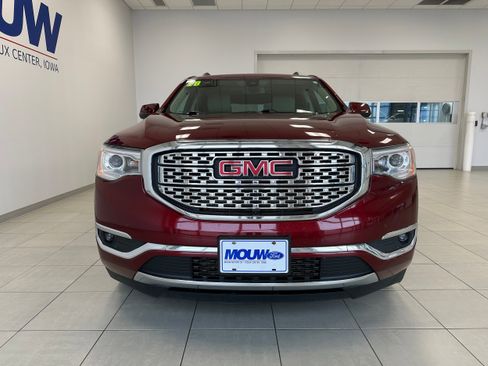 Used 2018 GMC Acadia Denali w/ Technology Package image 3