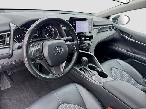 Used 2024 Toyota Camry SE FWD image 7