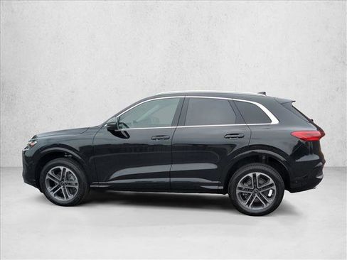 Used 2025 Audi Q5 Premium w/ Convenience Package image 8