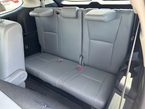 Certified 2021 Toyota Highlander Platinum AWD/4WD image 19