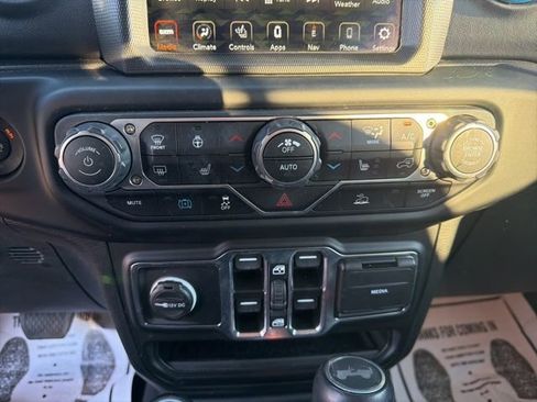 Used 2023 Jeep Wrangler Unlimited Sahara w/ Cold Weather Group image 28