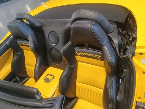 Used 2005 Dodge Viper SRT-10 image 24