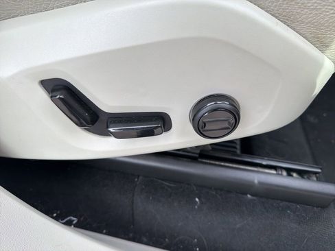 Used 2019 Volvo XC90 T6 Momentum image 28