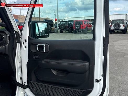 Used 2023 Jeep Wrangler Unlimited Sahara w/ Cold Weather Group AWD/4WD image 23