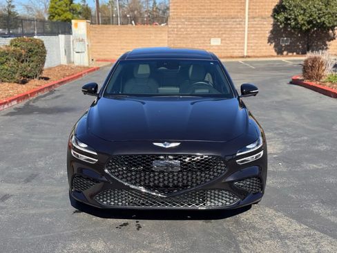 Used 2022 Genesis G70 3.3T image 9