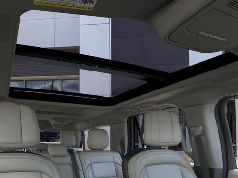 New 2026 Lincoln Navigator L Reserve AWD/4WD image 22