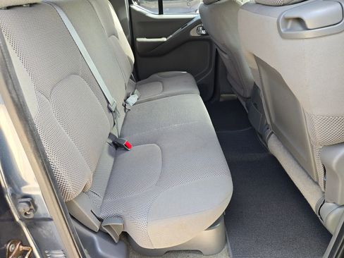 Used 2014 Nissan Frontier SV w/ SV Value Truck Package RWD image 24