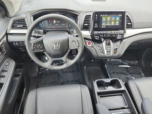 Certified 2024 Honda Odyssey EX-L image 17