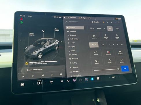 Used 2023 Tesla Model Y Long Range AWD/4WD image 21