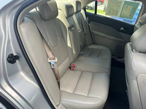 Used 2010 Ford Fusion SE FWD image 12