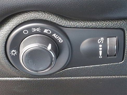 Used 2024 Dodge Durango GT image 27