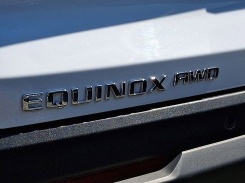 Used 2025 Chevrolet Equinox LT image 32