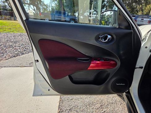 Used 2015 Nissan Juke SV w/ Technology Package image 14