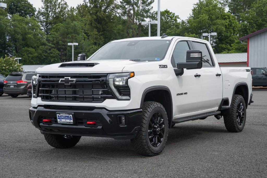 New 2026 Chevrolet Silverado 2500 LT w/ Trail Boss Package AWD/4WD image 3