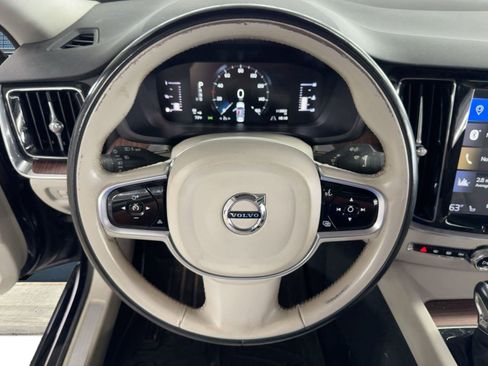 Used 2019 Volvo S60 T5 Momentum image 16