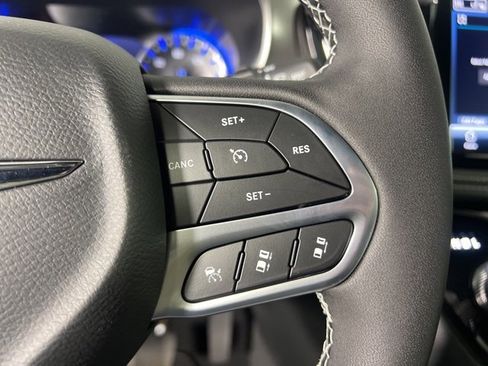 New 2026 Chrysler Pacifica Select image 17