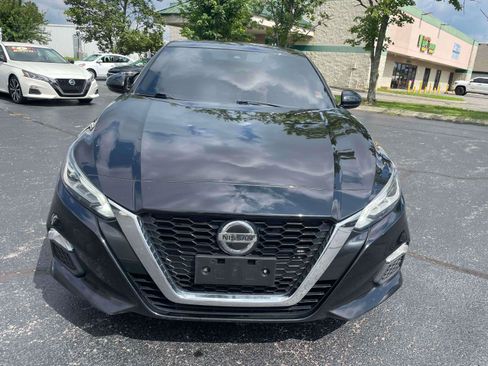 Used 2022 Nissan Altima 2.5 SV FWD image 2