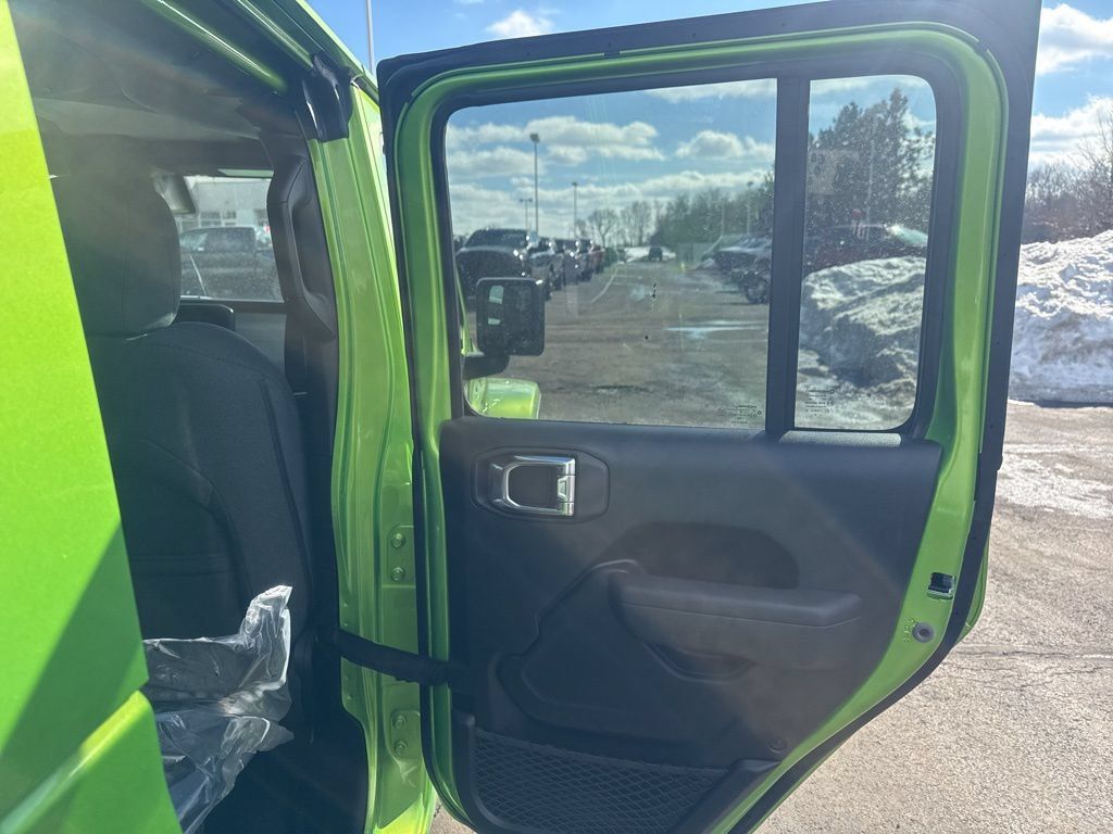 Used 2025 Jeep Gladiator Sport AWD/4WD image 47