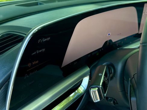 Used 2024 Cadillac Lyriq Sport RWD image 15