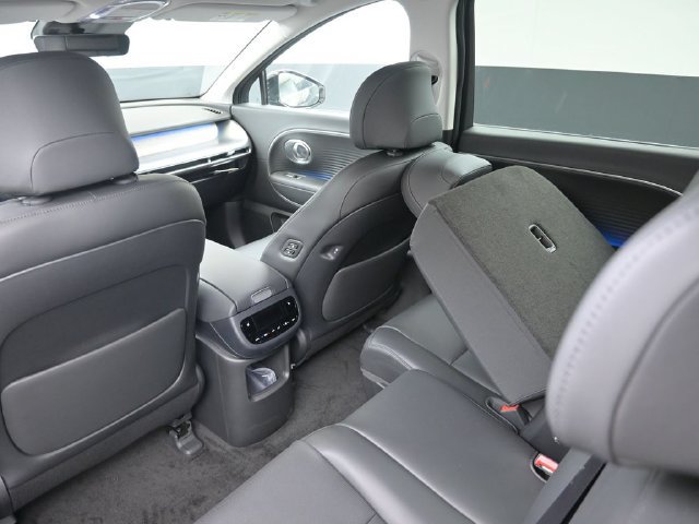 New 2026 Hyundai Ioniq 9 SEL AWD/4WD image 18