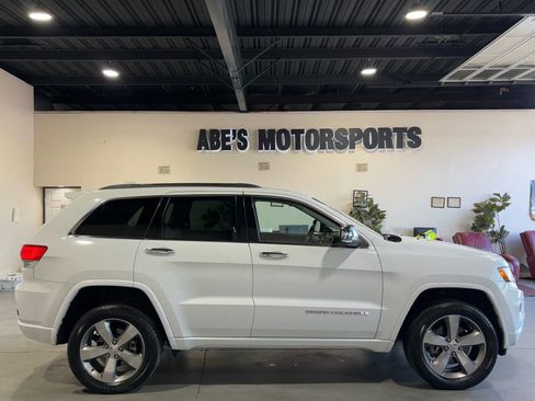 Used 2014 Jeep Grand Cherokee Overland AWD/4WD image 8